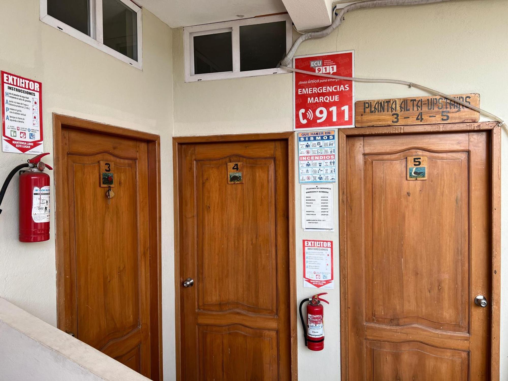 Hostal Cattleya Puerto Baquerizo Moreno Ngoại thất bức ảnh