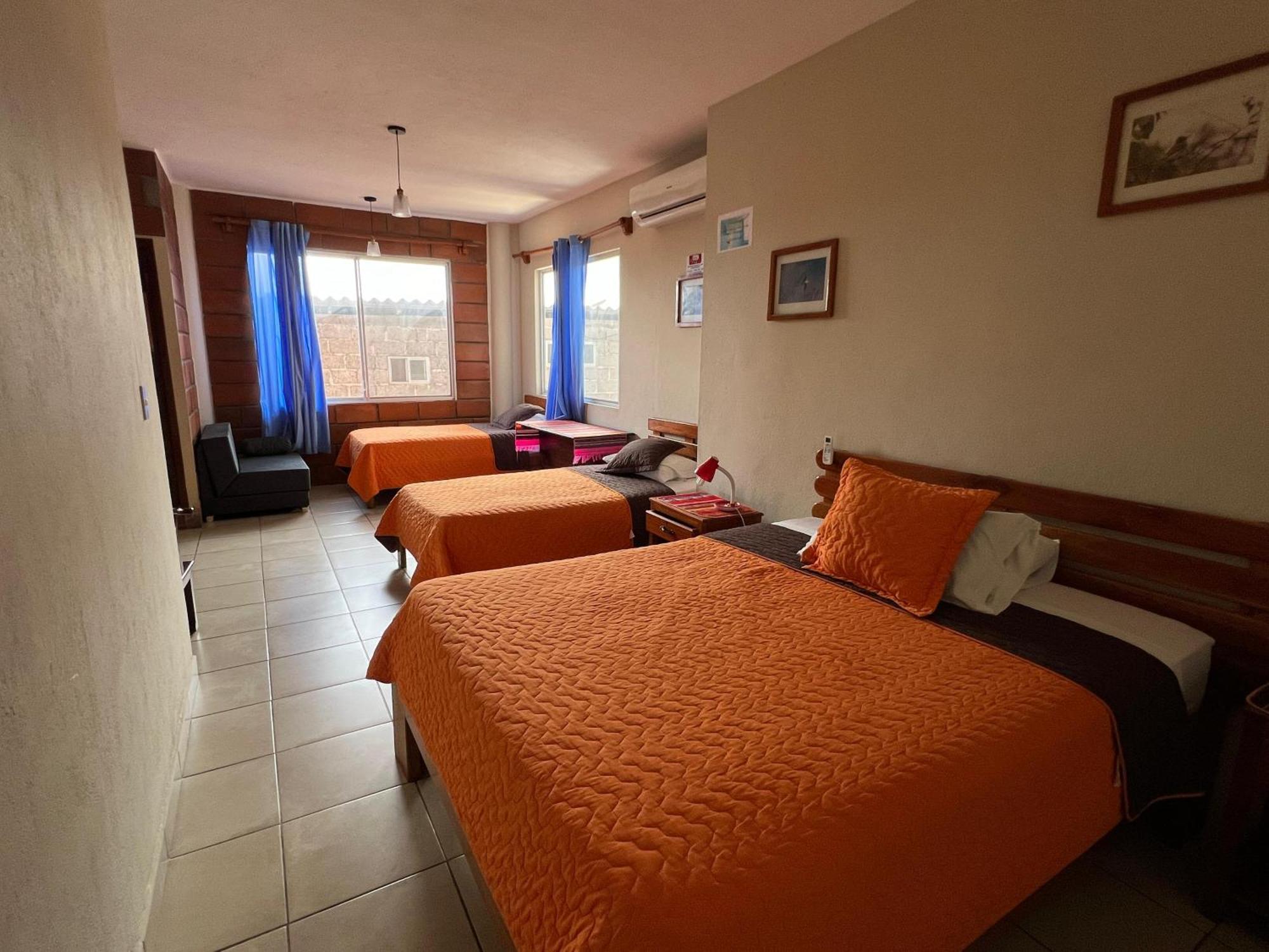 Hostal Cattleya Puerto Baquerizo Moreno Ngoại thất bức ảnh