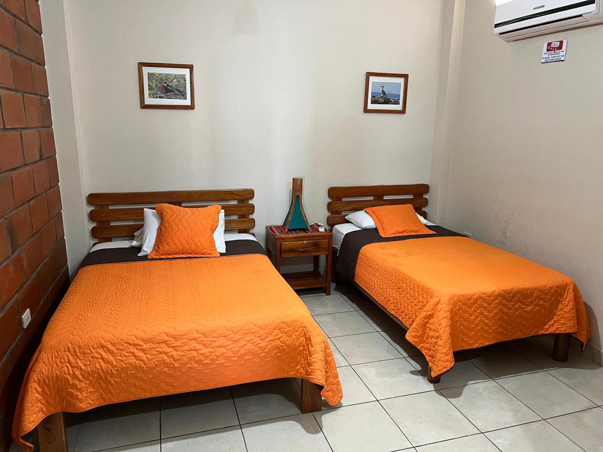 Hostal Cattleya Puerto Baquerizo Moreno Phòng bức ảnh