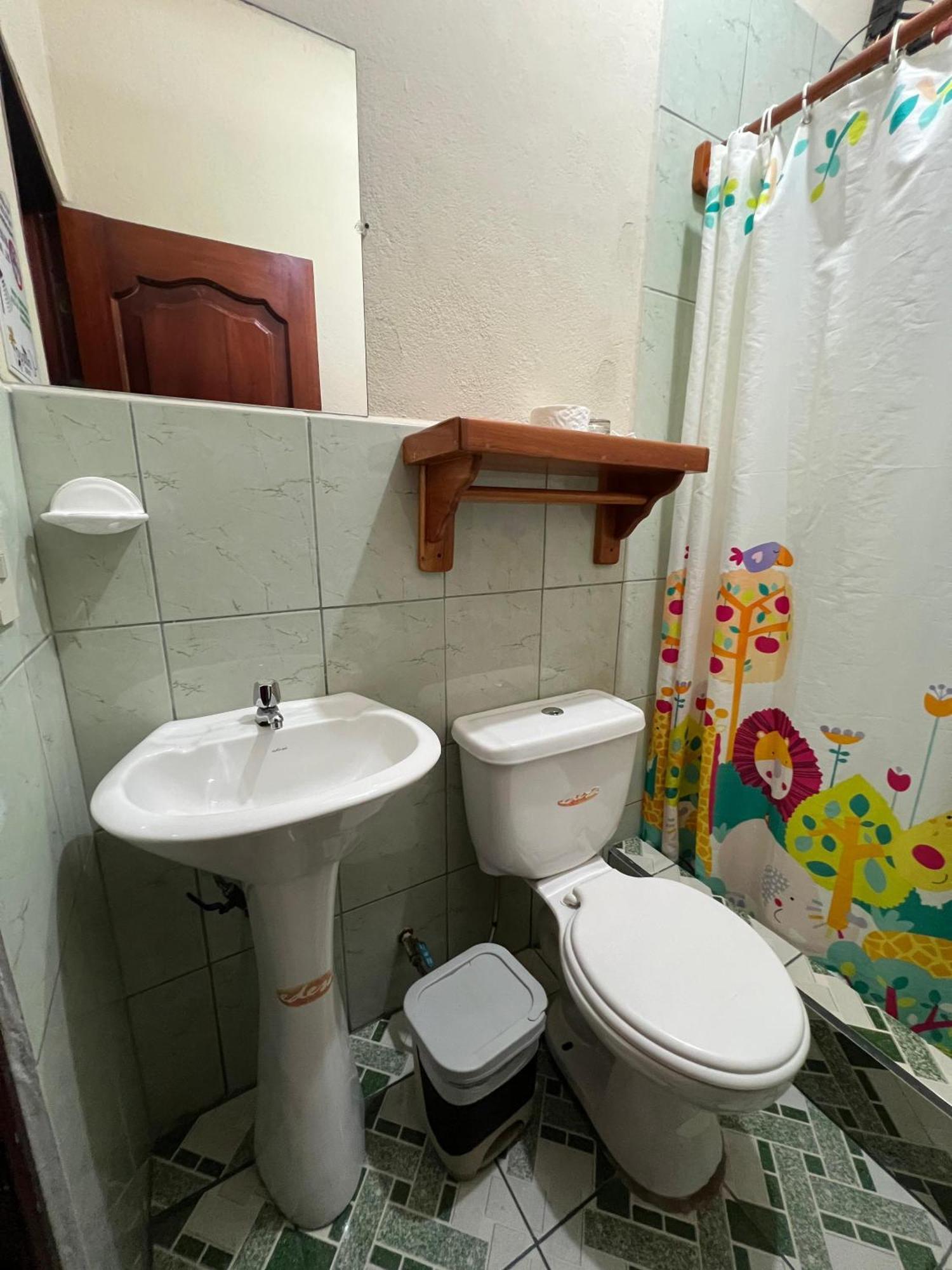 Hostal Cattleya Puerto Baquerizo Moreno Phòng bức ảnh