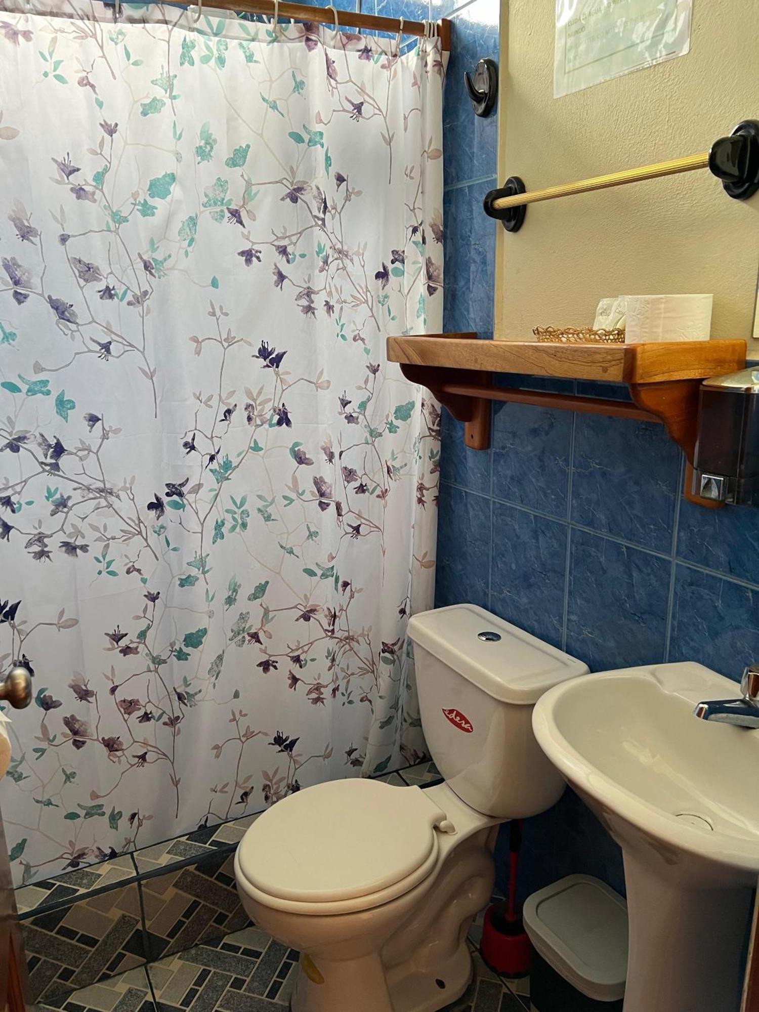 Hostal Cattleya Puerto Baquerizo Moreno Ngoại thất bức ảnh