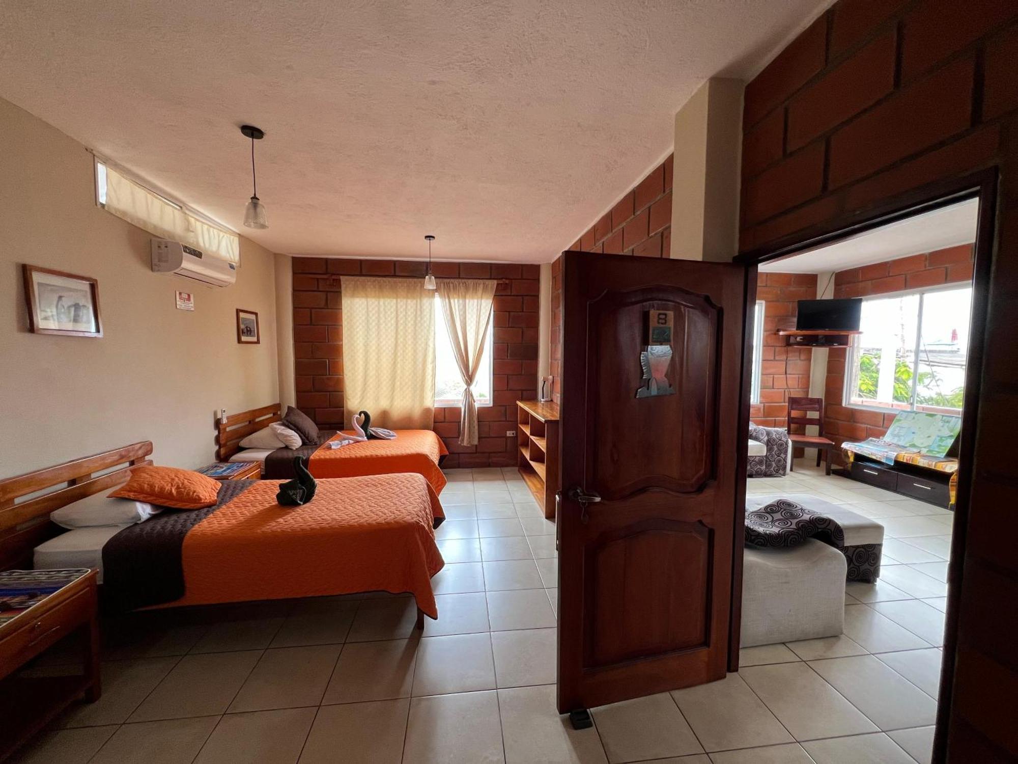 Hostal Cattleya Puerto Baquerizo Moreno Ngoại thất bức ảnh