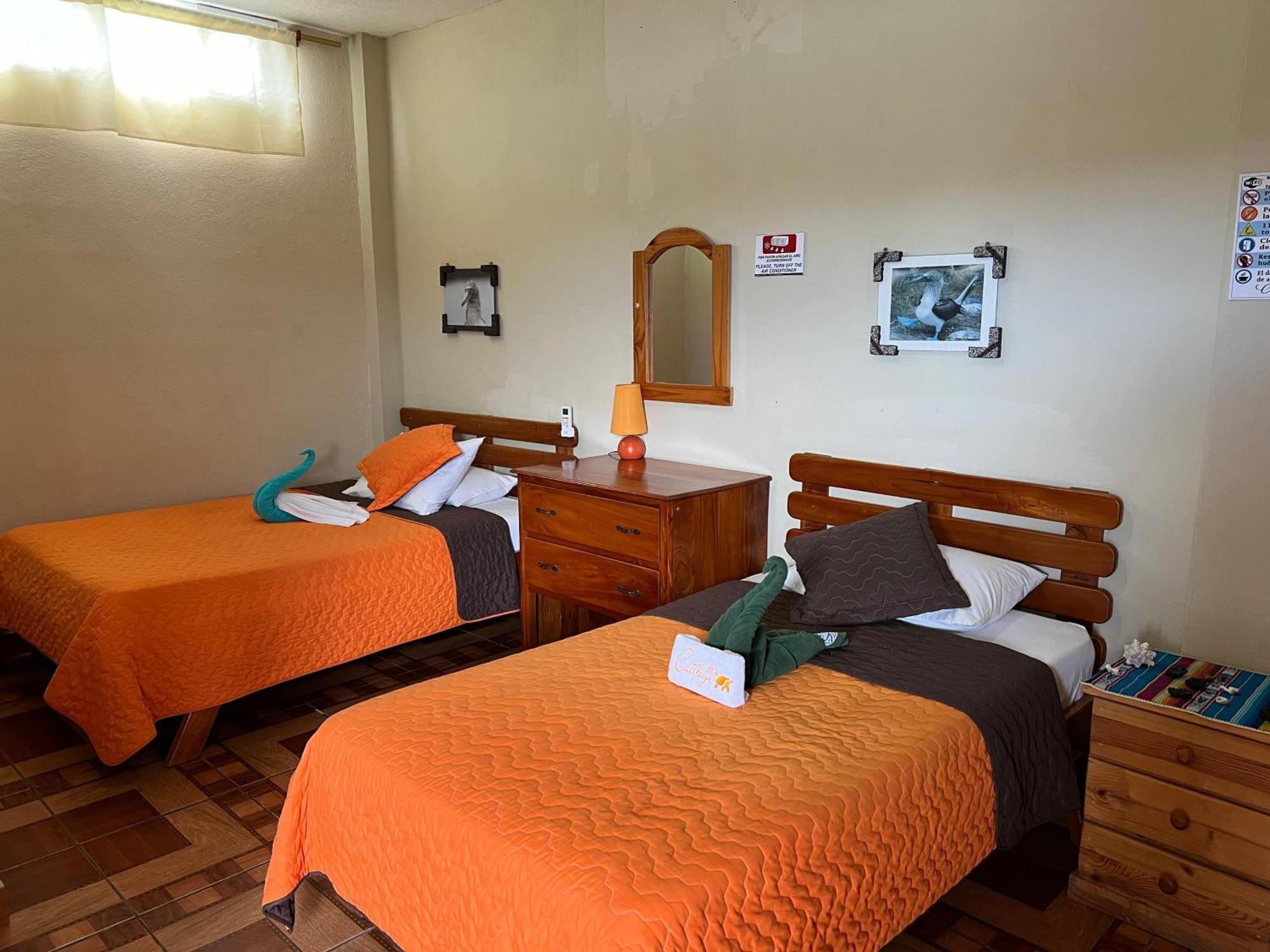 Hostal Cattleya Puerto Baquerizo Moreno Ngoại thất bức ảnh