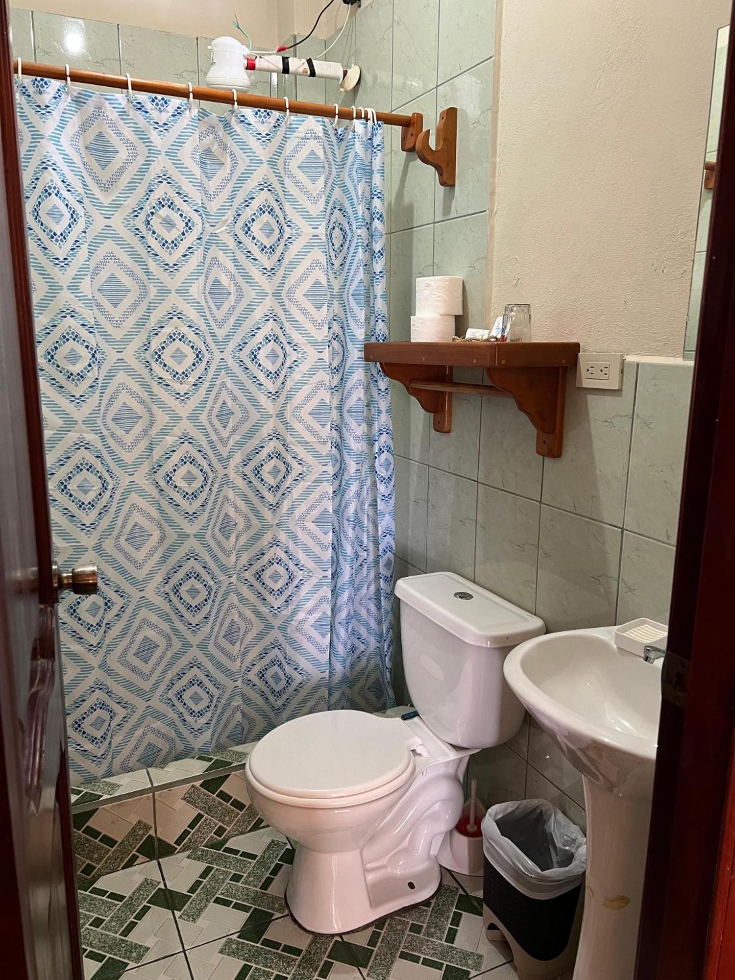 Hostal Cattleya Puerto Baquerizo Moreno Ngoại thất bức ảnh