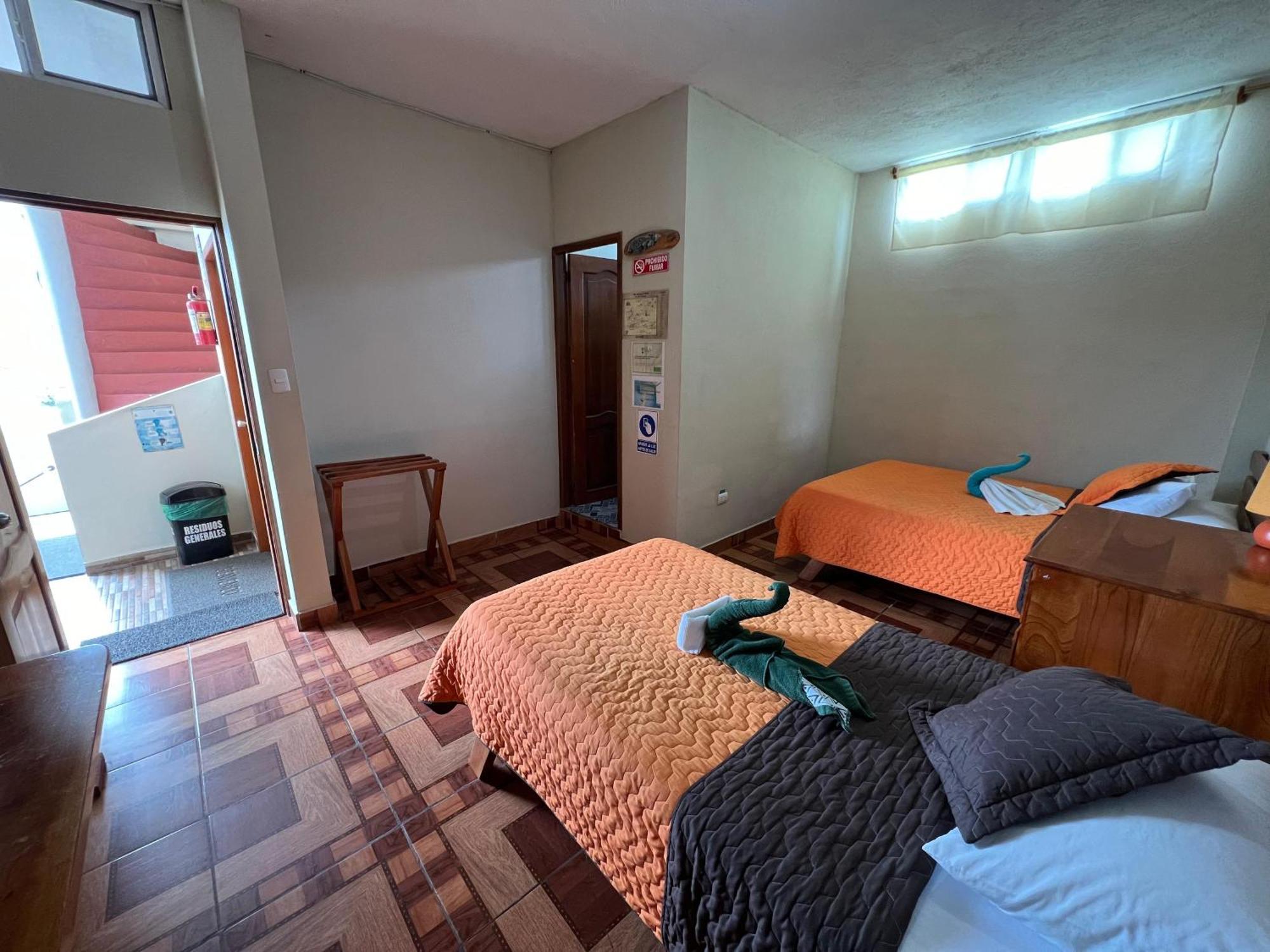 Hostal Cattleya Puerto Baquerizo Moreno Ngoại thất bức ảnh